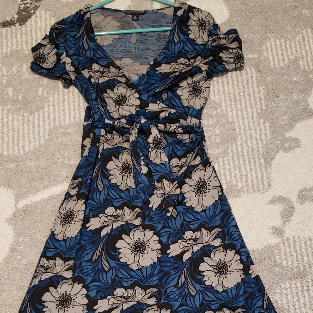 Banana Republic Floral silk wrap dress XS
